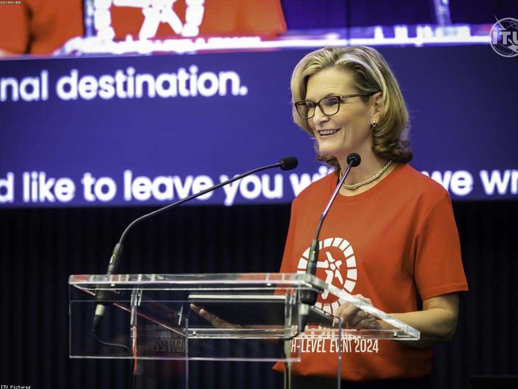 ផលប៉ះពាល់នៃព័ត៌មានលើសង្គម