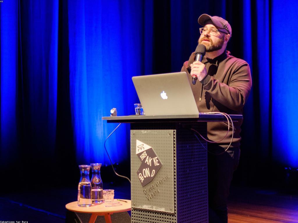 ព័ត៌មាន: ការពិពណ៌នាអំពីស្រុកស្រុកនិងព្រឹត្តិការណ៍ក្នុងពិភពលោក